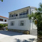 Vila Velebit * Ražanac