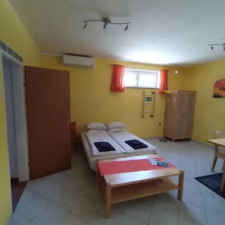 Vila Velebit Апартаменты Ражанац