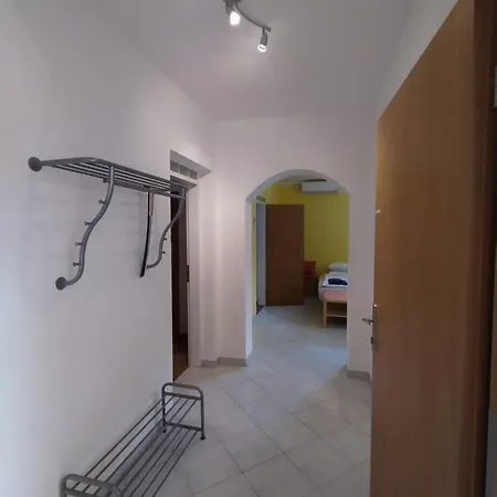Vila Velebit * Ражанац
